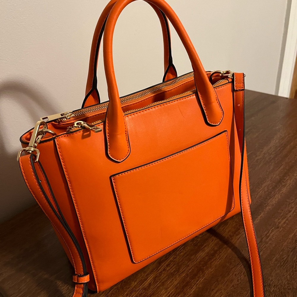 Shoulder bag with crossbody strap